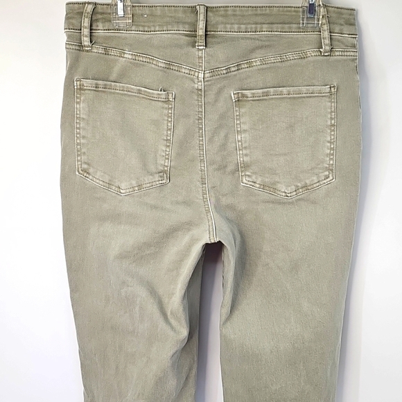 Chico's Olive Gray High Rise Straight Leg Ankle Jeans 5-Pockets Slight Distress - Picture 8 of 12